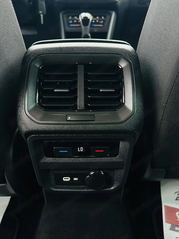 VOLKSWAGEN Tiguan 2021 — imagine 17