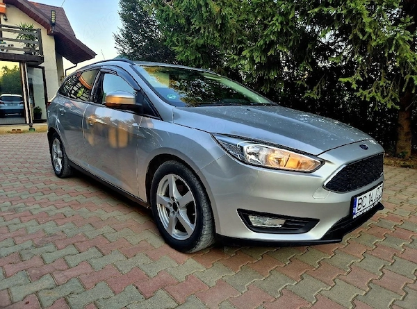 FORD Focus 2015 — imagine 5