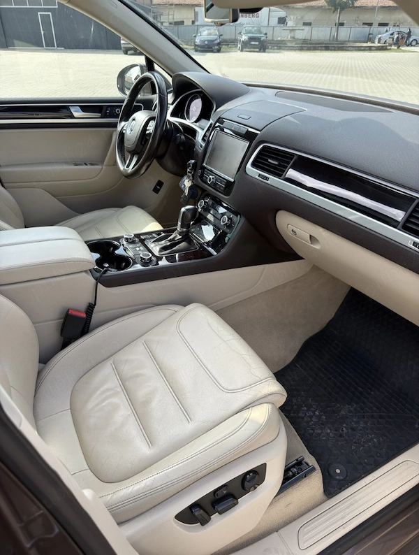 VOLKSWAGEN Touareg 2012 — imagine 8