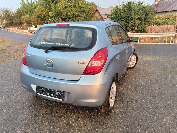 HYUNDAI i20 2010 — imagine 3