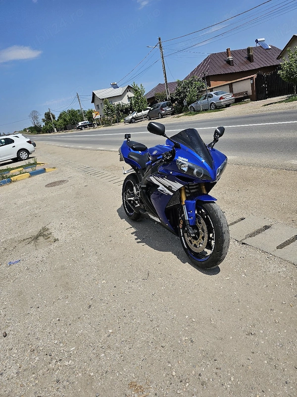 Yamaha R1