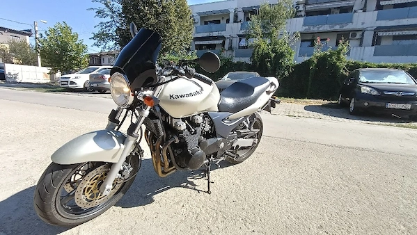 Vând Kawasaki Zr7 fabricație 2000