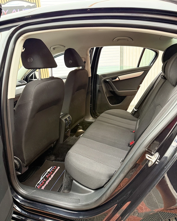 VOLKSWAGEN Passat 2012 — imagine 15