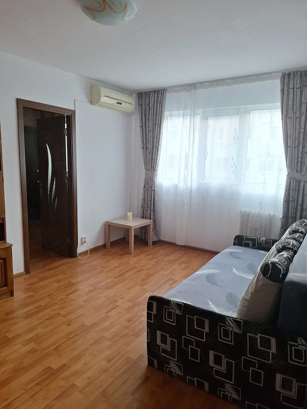 Inchiriez apartament 2 camere mobilat si utilat PLOIESTI zona Mihai Bravu, banca ING piata — fotografia 1