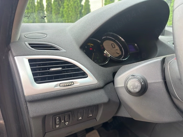 RENAULT Megane 2010 — imagine 4