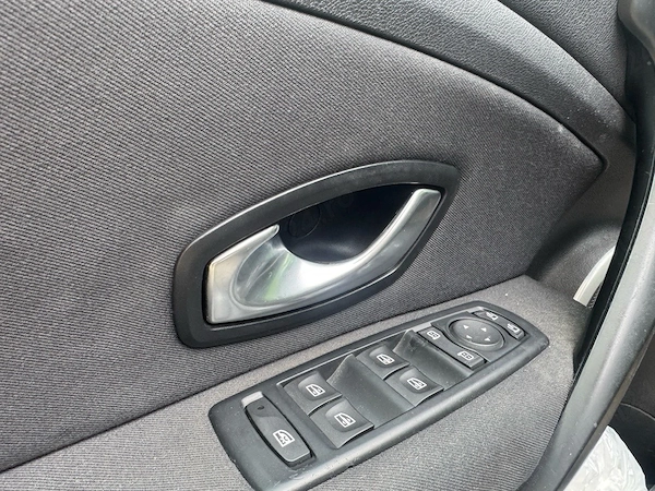 RENAULT Megane 2010 — imagine 5