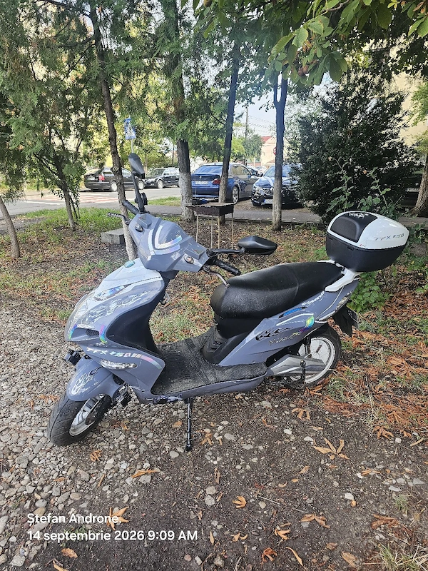 vănd scuter electric