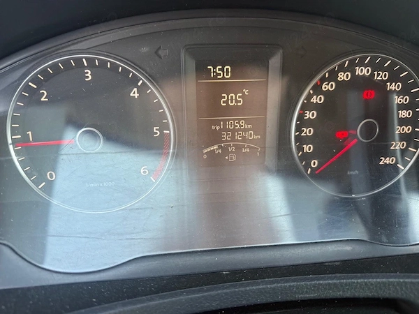 VOLKSWAGEN Caravelle 2011 — imagine 8