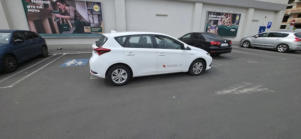 TOYOTA Auris 2018 — imagine 3