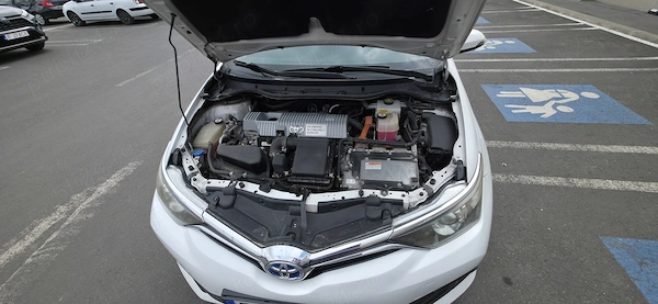TOYOTA Auris 2018 — imagine 5