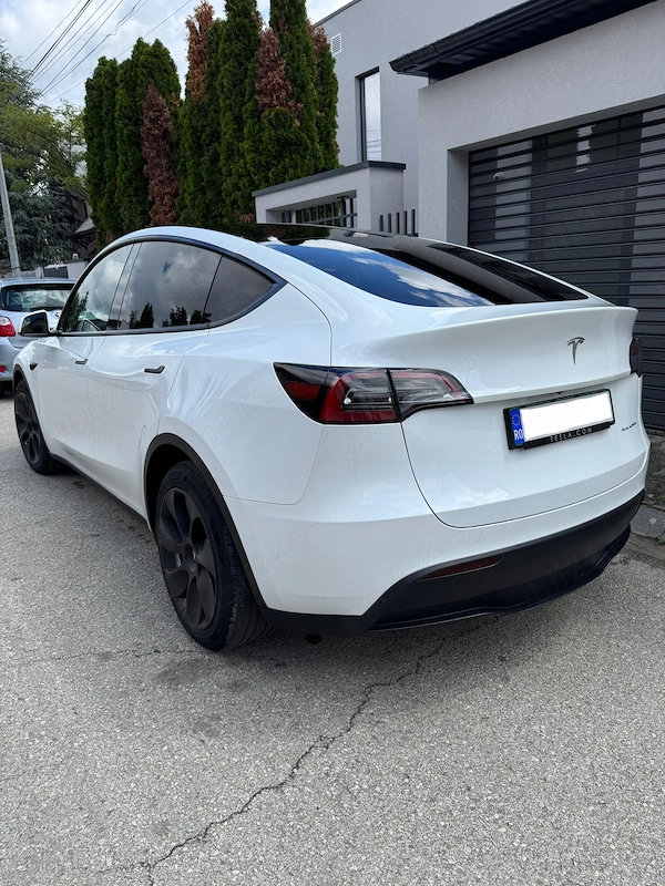 TESLA Model Y 2023 — imagine 2