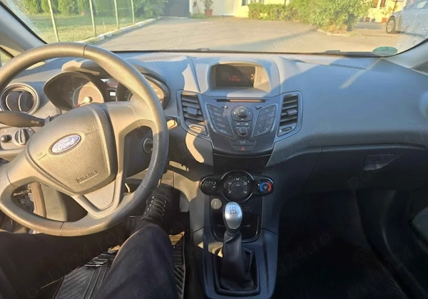 FORD Fiesta 2010 — imagine 2