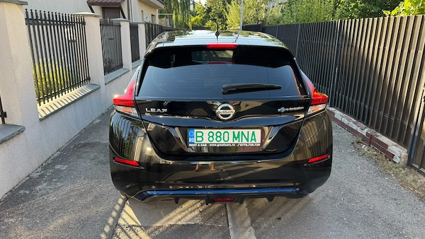NISSAN Leaf 2021 — imagine 2