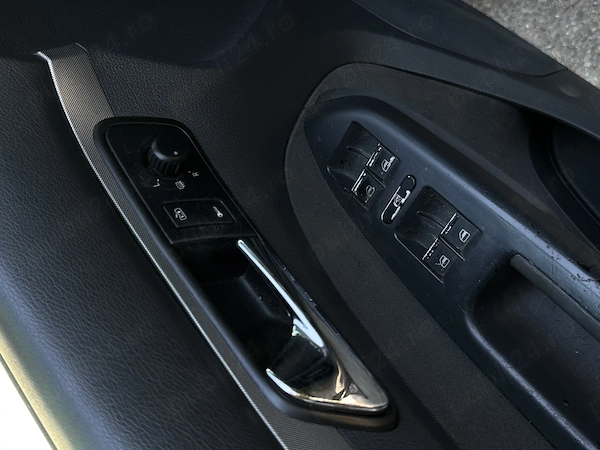 VOLKSWAGEN Touran 2006 — imagine 7