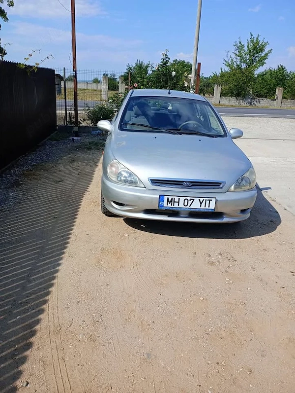 KIA Sportage 2004 — imagine 2