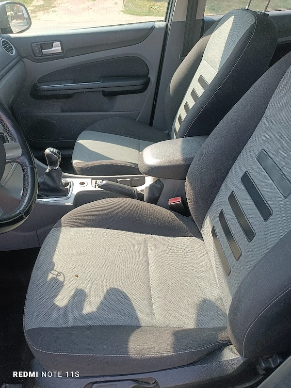 FORD Focus 2011 — imagine 10
