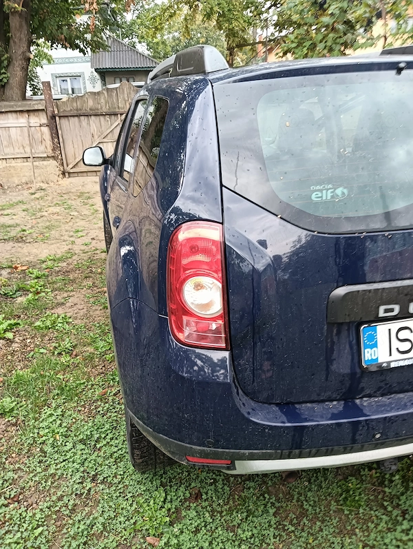 Vând Dacia Duster