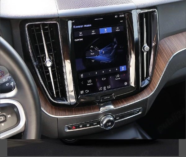 VOLVO XC60 2022 — imagine 8