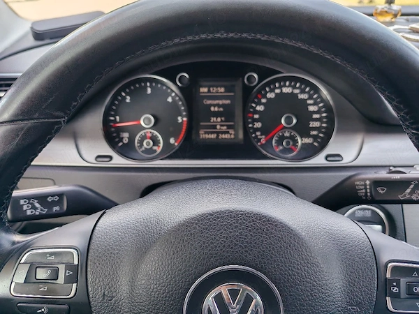 VOLKSWAGEN Passat 2012 — imagine 2