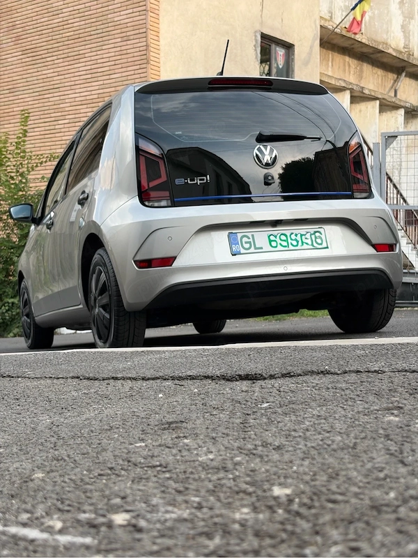 VOLKSWAGEN Up 2021 — imagine 4