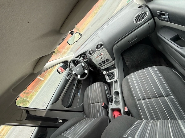 FORD Focus 2010 — imagine 4