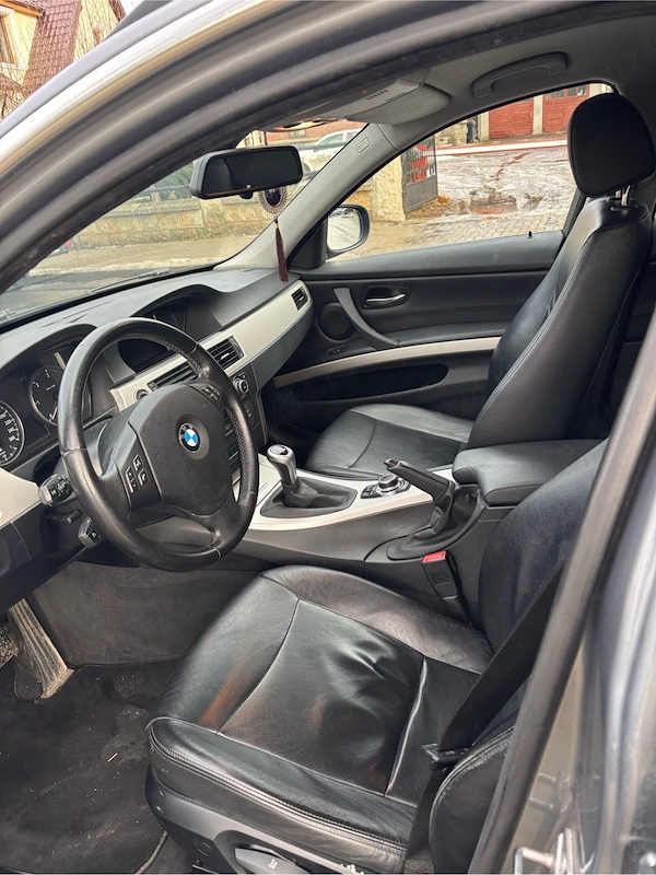 BMW 3 Series 2010 — imagine 6