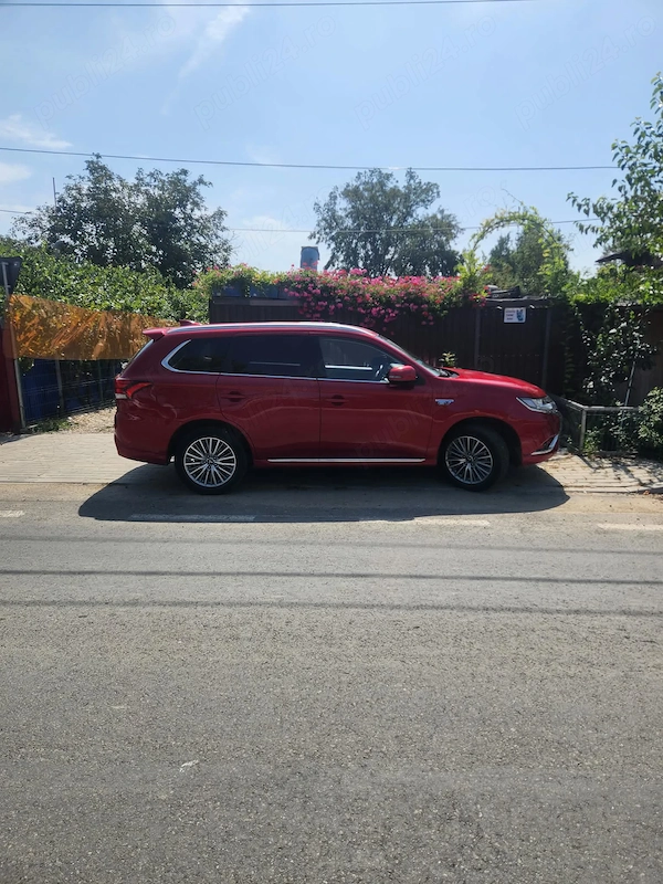 MITSUBISHI Outlander 2020 — imagine 3