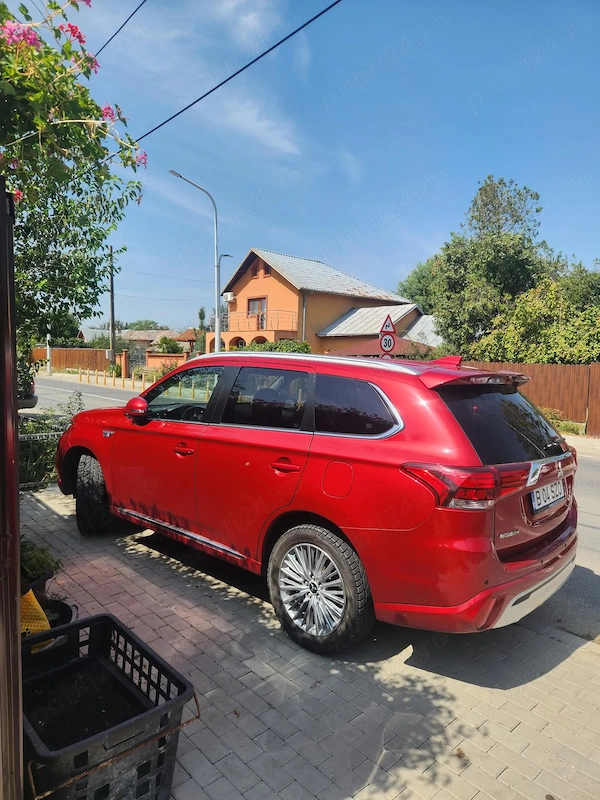 MITSUBISHI Outlander 2020 — imagine 5