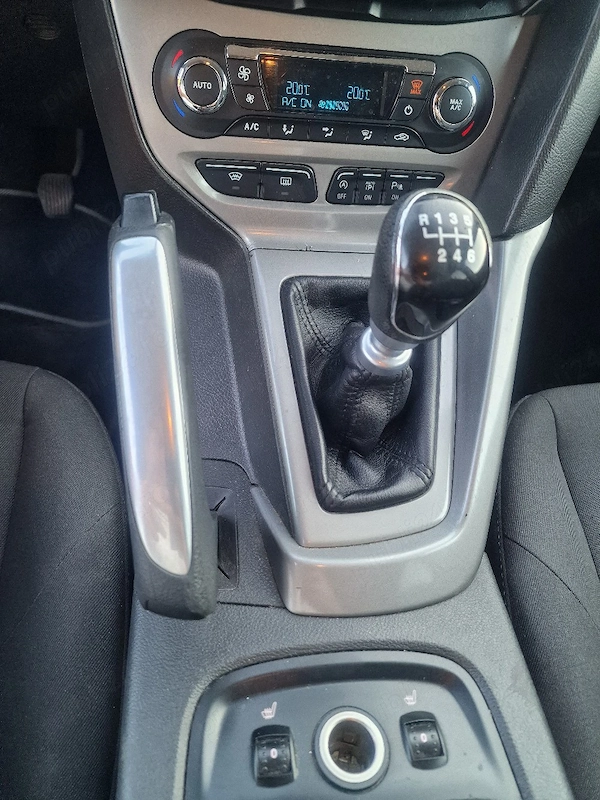 FORD Focus 2013 — imagine 3