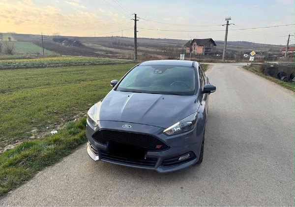 Vând Ford Focus ST