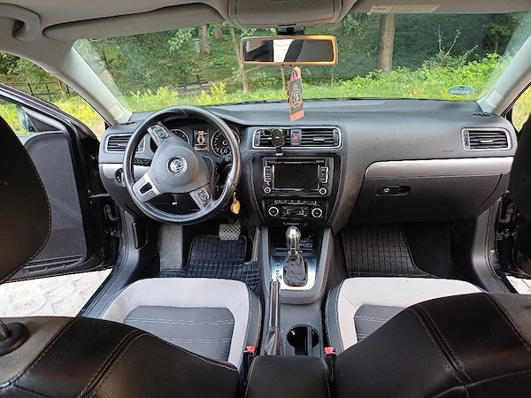 VOLKSWAGEN Jetta 2011 — imagine 2