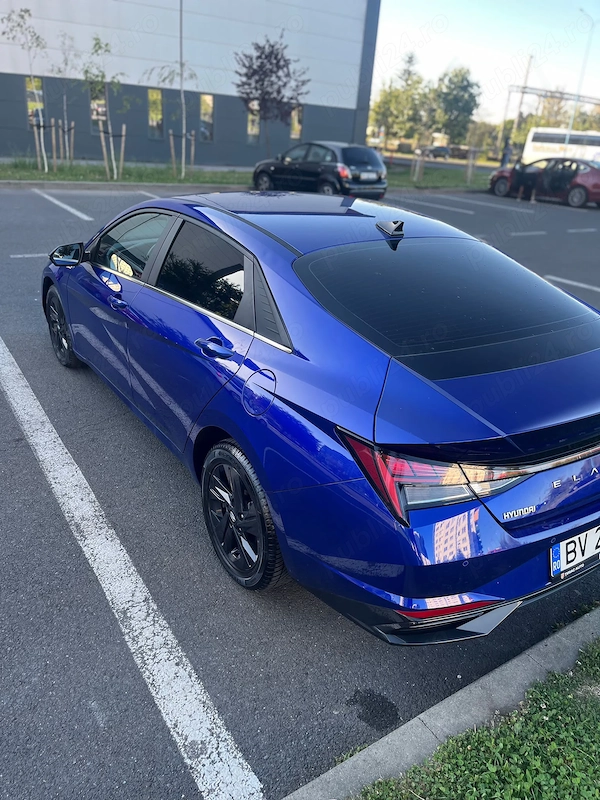HYUNDAI Elantra 2023 — imagine 3