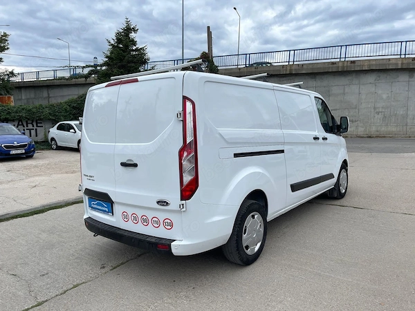 FORD Transit Custom 2023 — imagine 4