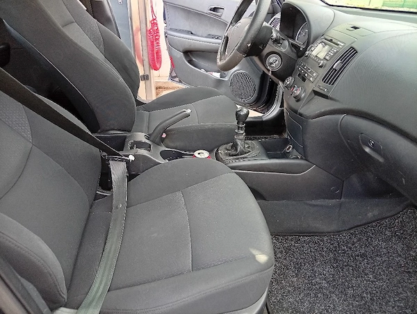 HYUNDAI i30 2009 — imagine 8