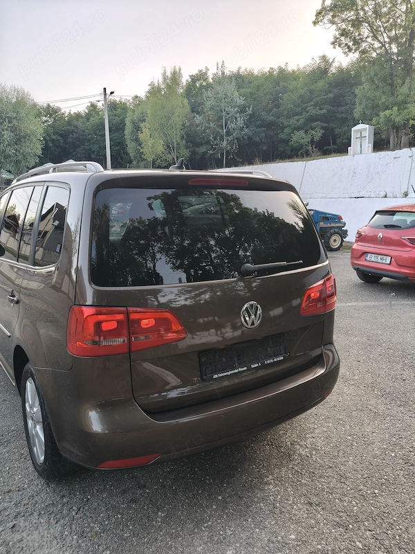 VOLKSWAGEN Touran 2011 — imagine 4