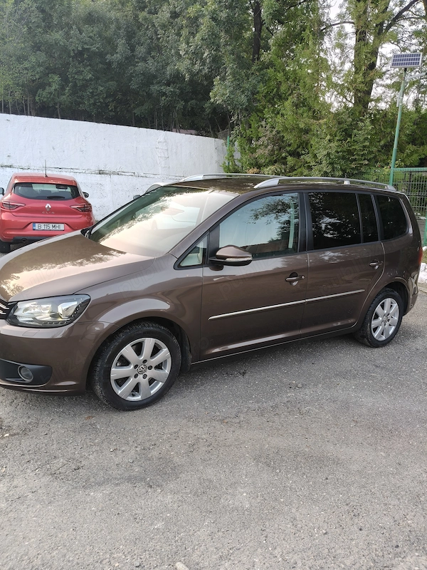 VOLKSWAGEN Touran 2011 — imagine 2