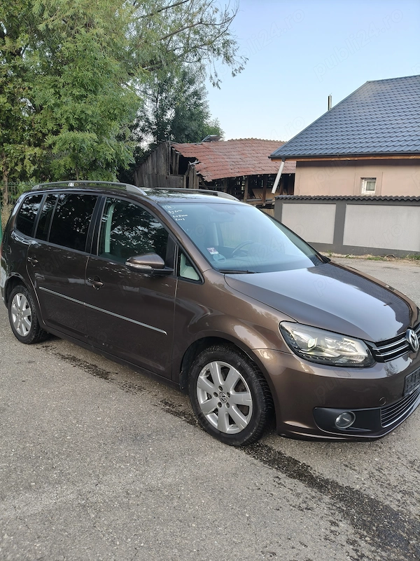 VOLKSWAGEN Touran 2011 — imagine 3