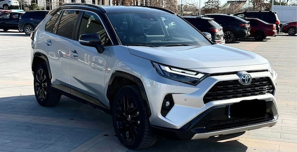 TOYOTA RAV4 2025 — imagine 2