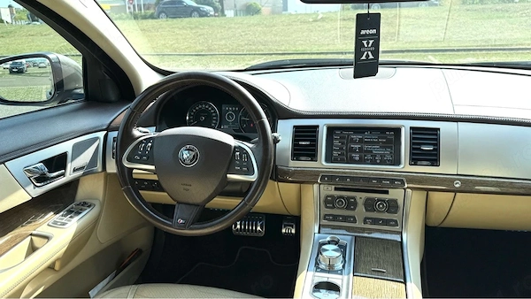 JAGUAR XF 2015 — imagine 5