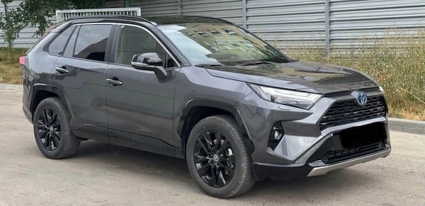 TOYOTA RAV4 2025 — imagine 2
