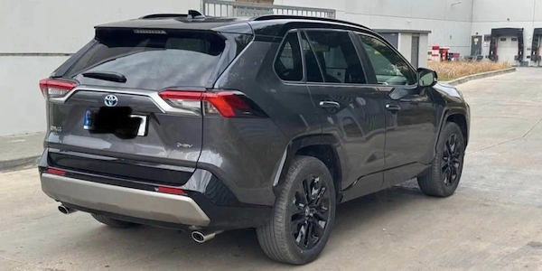 TOYOTA RAV4 2025 — imagine 4
