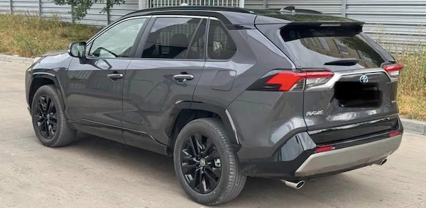 TOYOTA RAV4 2025 — imagine 3