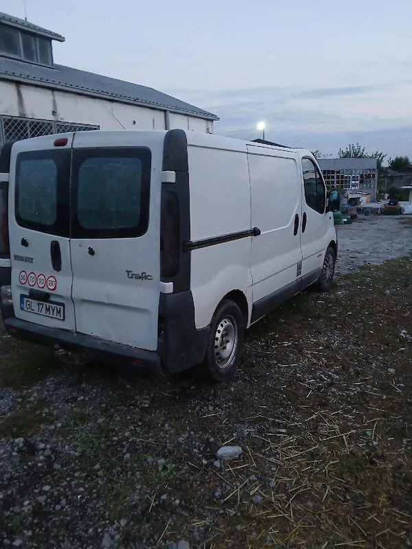 RENAULT Trafic 2003 — imagine 2