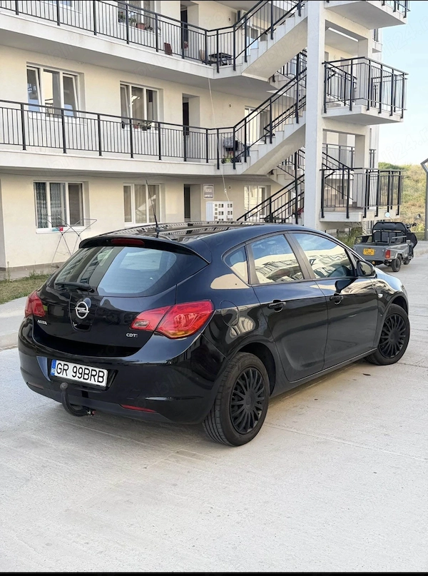 OPEL Astra 2011 — imagine 5