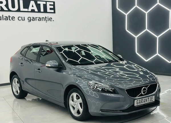 VOLVO V40 2018 — imagine 2