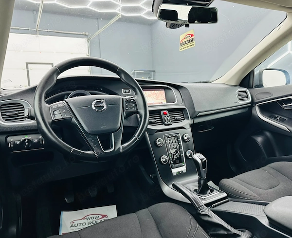 VOLVO V40 2018 — imagine 20