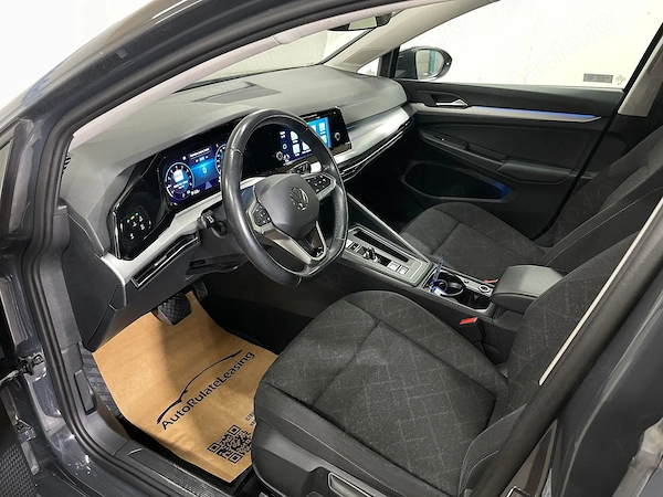 VOLKSWAGEN Golf 2023 — imagine 30