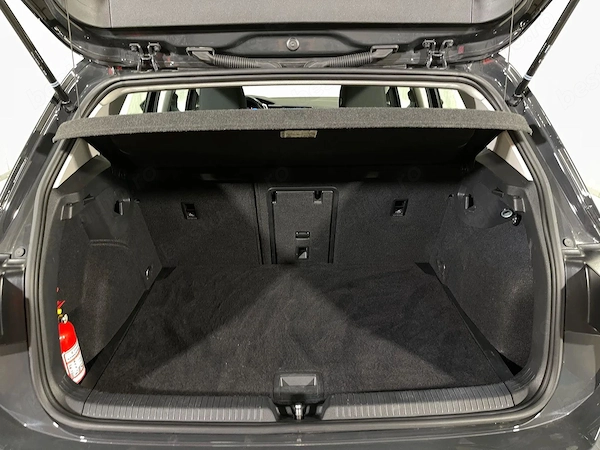 VOLKSWAGEN Golf 2023 — imagine 38