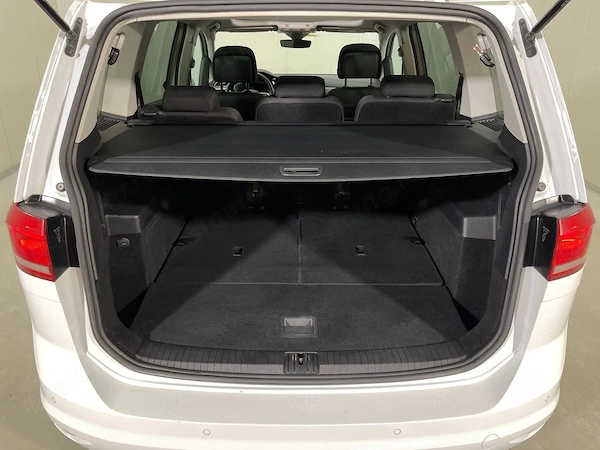 VOLKSWAGEN Touran 2023 — imagine 14