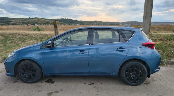 TOYOTA Auris 2018 — imagine 3